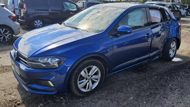 VOLKSWAGEN Polo