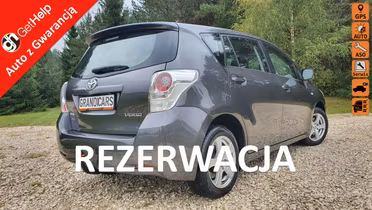 TOYOTA Verso