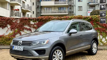 VOLKSWAGEN Touareg