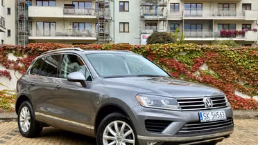 VOLKSWAGEN Touareg