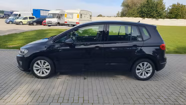 VOLKSWAGEN Golf Sportsvan