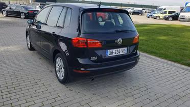 VOLKSWAGEN Golf Sportsvan