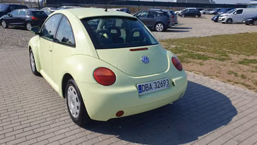 VOLKSWAGEN New Beetle