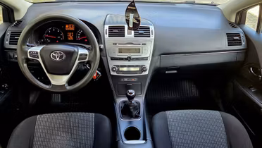 TOYOTA Avensis