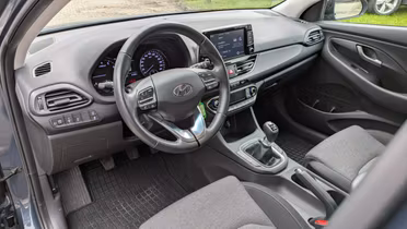 HYUNDAI i30
