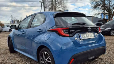 TOYOTA Yaris