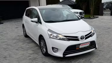 TOYOTA Verso
