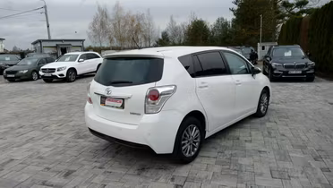 TOYOTA Verso