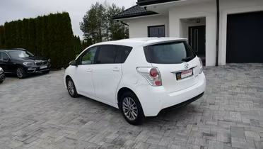 TOYOTA Verso