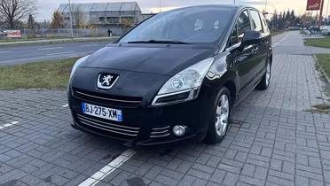 PEUGEOT 5008
