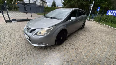 TOYOTA Avensis