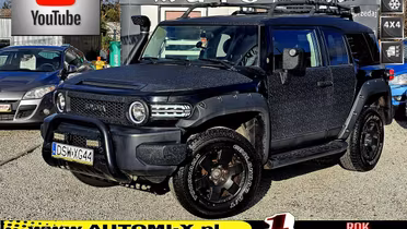 TOYOTA FJ Cruiser