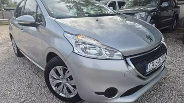PEUGEOT 208