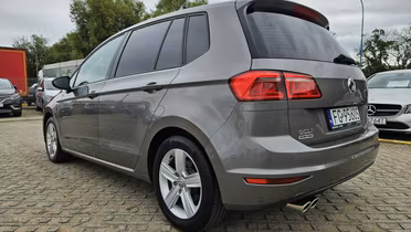 VOLKSWAGEN Golf Sportsvan