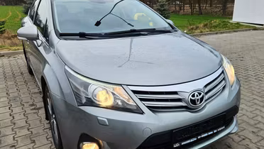 TOYOTA Avensis