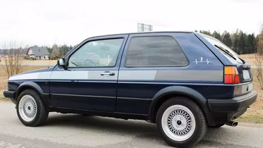 VOLKSWAGEN Golf