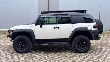 TOYOTA FJ Cruiser
