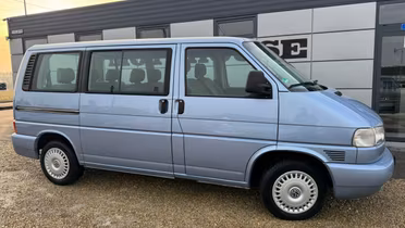 VOLKSWAGEN Caravelle