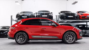 PORSCHE Macan