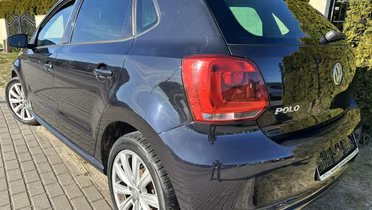 VOLKSWAGEN Polo