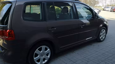 VOLKSWAGEN Touran