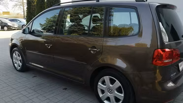VOLKSWAGEN Touran