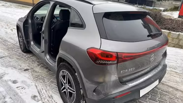 MERCEDES-BENZ EQA