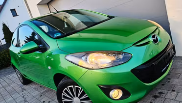 MAZDA 2