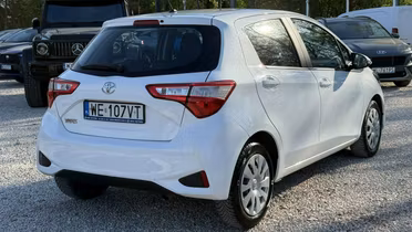 TOYOTA Yaris