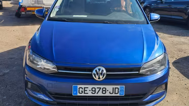 VOLKSWAGEN Polo