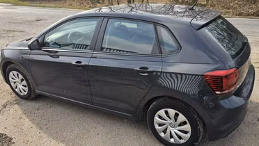 VOLKSWAGEN Polo