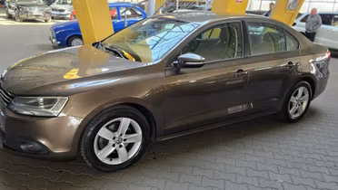 VOLKSWAGEN Jetta