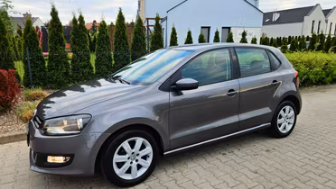VOLKSWAGEN Polo