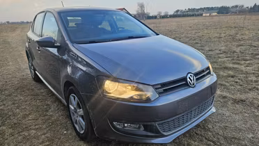 VOLKSWAGEN Polo