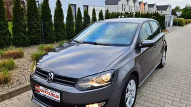 VOLKSWAGEN Polo