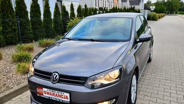 VOLKSWAGEN Polo