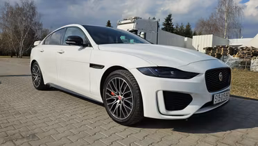 JAGUAR XE