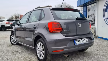 VOLKSWAGEN Polo
