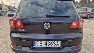 VOLKSWAGEN Tiguan