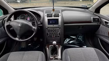 PEUGEOT 407