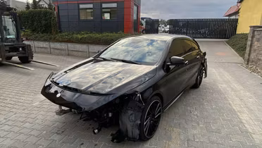 MERCEDES-BENZ CLA
