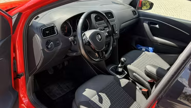 VOLKSWAGEN Polo