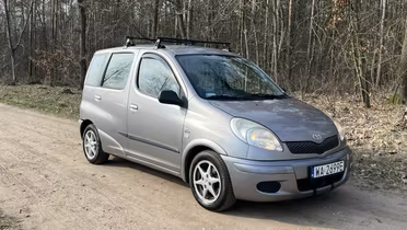 TOYOTA Yaris Verso