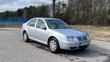 VOLKSWAGEN Bora