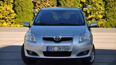 TOYOTA Auris