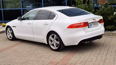 JAGUAR XE