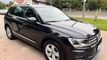 VOLKSWAGEN Tiguan
