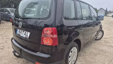 VOLKSWAGEN Touran