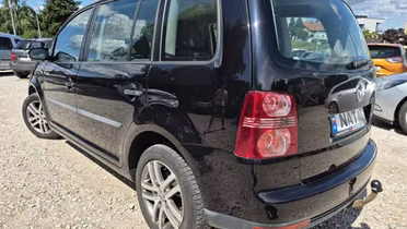 VOLKSWAGEN Touran