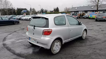 TOYOTA Yaris